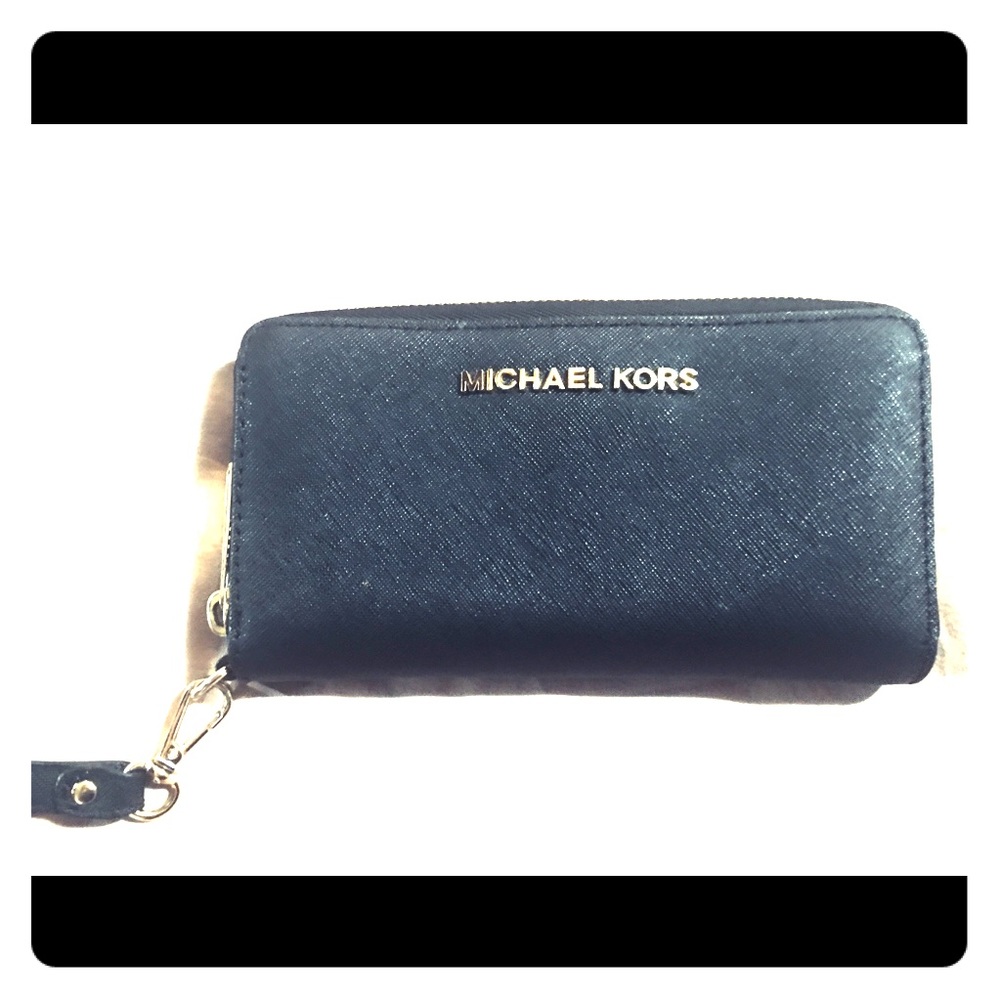 Michael Kors Wristlet Black